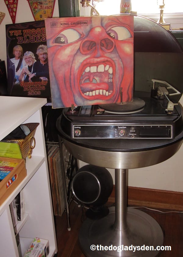 EPITAPH | #AtoZChallenge: King Crimson album and vintage stereo