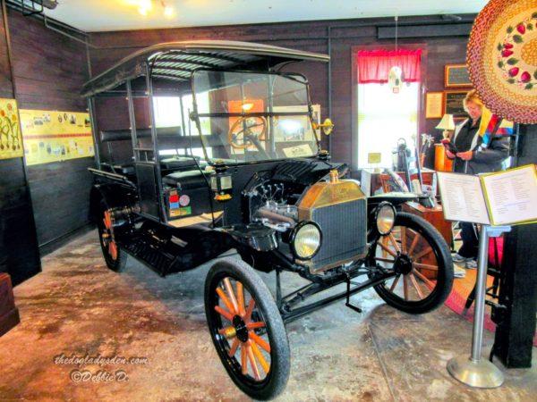 Rose Hill carriage house with Ford Model T